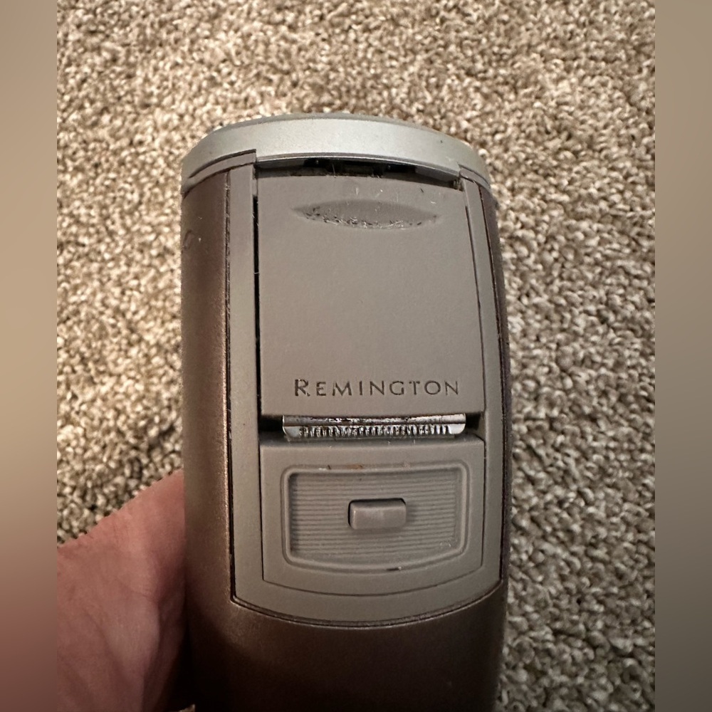 Remington Shaver in Gray and Silver
